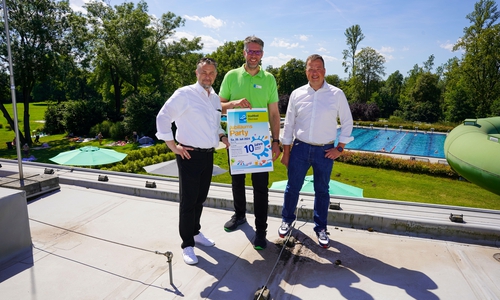  Wolfenbüttels Bürgermeister Ivica Lukanic, Badbebriebsleiter Clemens Ciecior und Stadtbad-Aufsichtsratsvorsitzender Jan Schröder haben das Programm zum 10-jährigen Jubiläum vorgestellt. 