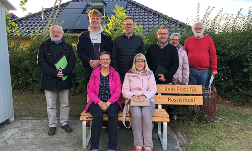 Die Wedtlenstedter Ortsratsmitglieder (v. links) Peter Schellberg, Roy Damian Böhm, Ortsbürgermeisterin Gundi Urban, Tobias Jäcker, Marion Messaritakis, Mario Schütz, Heike Kablau und Andreas Meyer