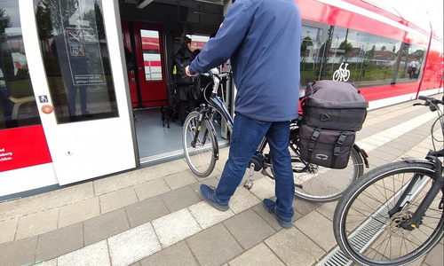 Fahrradmitnahme in einem Regionalzug (Archiv)