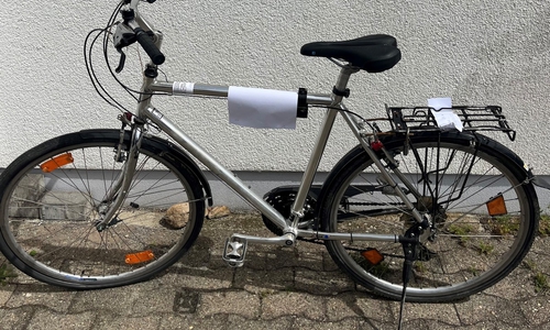 Wer vermisst dieses Fahrrad? 