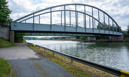 Die Brücke über den Mittellandkanal in Veltenhof.
