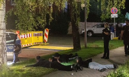 Mehrere Personen wurden kurzfristig fixiert.