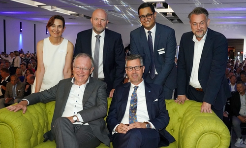  Chefin der Arbeitsagentur Braunschweig, Kerstin Kuechler-Kakoschke, Florian Löbermann, Moderator Sikander Shah, Wolfenbüttels Bürgermeister Ivica Lukanic, Ministerpräsident Stephan Weil und Tobias Hofmann diskutierten auf der Bühne unter anderem zum Thema Bildung und Fachkräftemangel. 