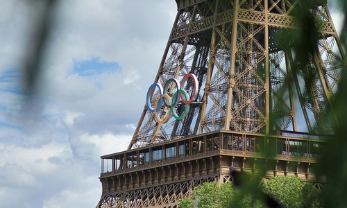 Eiffelturm mit Olympischen Ringen (Archiv)
