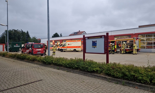 Der Rettungsdienst hatte sich im Feuerwehrgerätehaus eingerichtet.