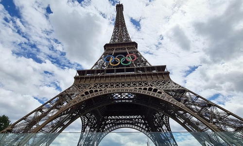 Eiffelturm mit Olympischen Ringen (Archiv)