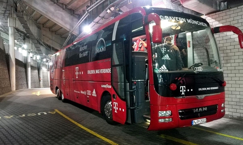Mannschaftsbus des FC Bayern (Archiv)