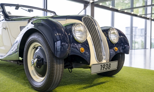 Klassiker des Monats September: Der legendäre BMW 328.