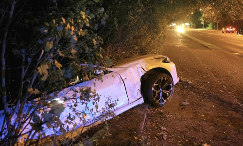 Der BMW wurde stark beschädigt.