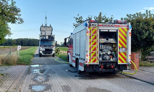 Der Müllwagen war bereits in einem Feldweg abgestellt worden.