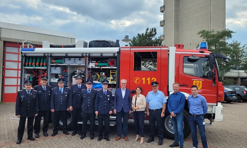 Das neue Löschgruppenfahrzeug wurde übergeben.