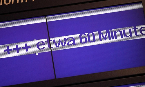 Verspätungs-Anzeige bei der Bahn (Archiv)