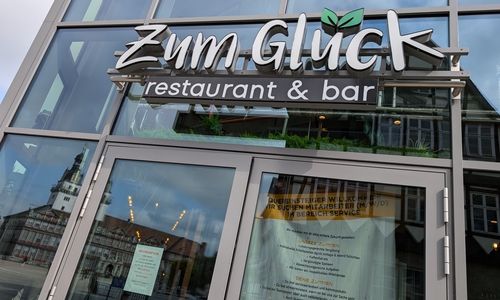 Das "Zum Glück" im Löwentor schließt.