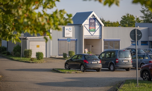 Wer ein Fahrzeug an-, ab- oder ummelden will, muss nicht mehr zwingend den Weg zum Straßenverkehrsamt nehmen. 