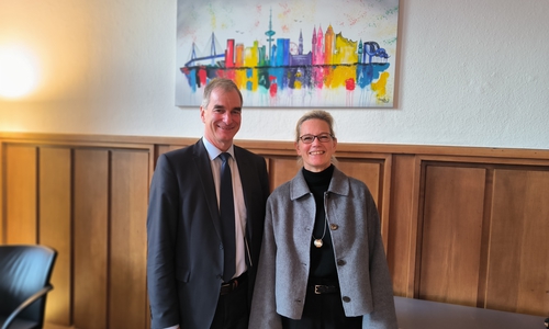 Generalstaatsanwalt Detlev Rust und die neue Leitende Oberstaatsanwältin Claudia Becker-Kunze.