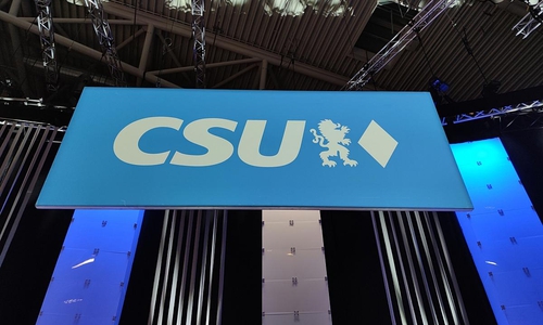 CSU-Logo auf Parteitag (Archiv)