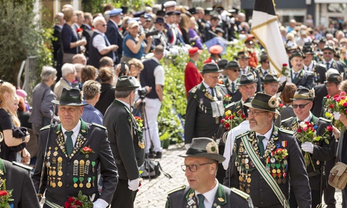 Peiner Freischießen: Die fünfte Jahreszeit in Peine beginnt 2025 am Freitag, 4. Juli, und endet am Dienstag, 8. Juli. 