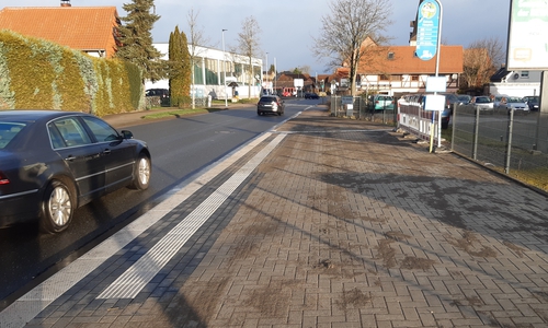 Die Tiefbau- und Pflasterarbeiten an der Haltestelle „Hauptstraße“ im Ortsteil Esbeck sind bereits abgeschlossen. 