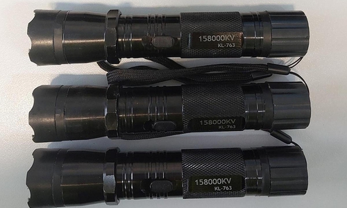 Als Taschenlampe getarnte Elektroschocker (Archiv)