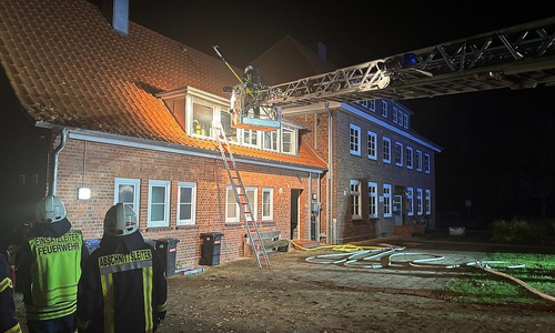 Atemschützer an der Einsatzstelle (Archiv)