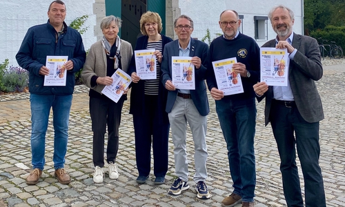 Axel Reinhardt (Vorstand Hospizverein), Dagmar Ammon (Ehrenamtliche Mitarbeiterin), Heike Jürgens (Vorstand Hospizverein), Jörg Emmert (Past Präsident Lions Club), Dirk Janßen (Präsident des Lions Club Hilfswerkes) und Martin Geißler (Activity Beauftragter des Lions Club) (v. li.).
