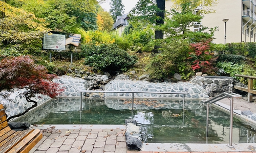 Das Tretbecken erstrahlt in neuem Glanz.