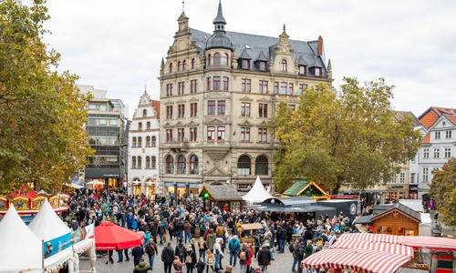 Einmal mit Mumme, bitte! Vom 7. bis zum 9. November schlemmen sich Besucherinnen und Besucher auf der mummegenussmeile durch Leckereien mit und ohne den traditionellen Malzextrakt.