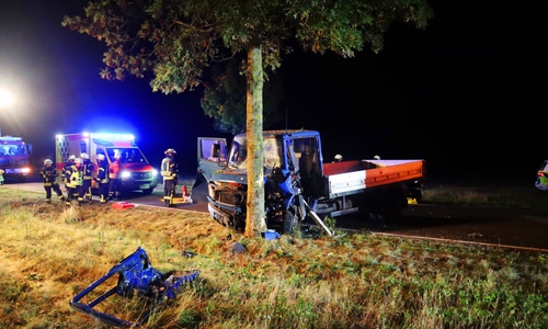Für den Einsatz musste die Bundesstraße voll gesperrt werden.