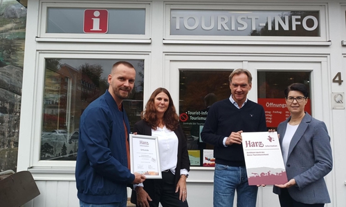 Tobias Krumbholz (HTV-Marktetingleiter), Simone Dietrich (Leiterin Tourist-Information Bad Harzburg), Christian Klamt (Geschäftsführer Kur-, Tourismus- und Wirtschaftsbetriebe der Stadt Bad Harzburg), Carola Schmidt (Geschäftsführerin Harzer Tourismusverband)