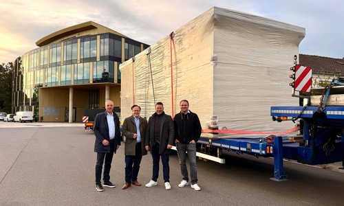 Jörg Meyer, Dr. Carsten Krebs, Kai Florysiak, Sven Spiekermann beim Baustart für den Schnellladepark. 