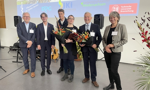 v.l.n.r.: Professor Dr. Frank Ordon, Professor Dr. Knut Baumann, Dr. Michael Klüken, Preisträgerin Dr. Marion C. Müller, Preisträger Dr. Stephan Winter und Professorin Dr. Annette Reineke.