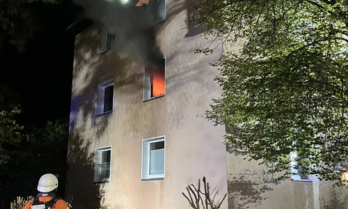 Die Feuerwehrkräfte waren bis in die Morgenstunden im Einsatz.