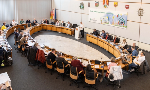 Der Rat hat eine Resolution zum Erhalt des MAN-Standortes in der Stadt verabschiedet.