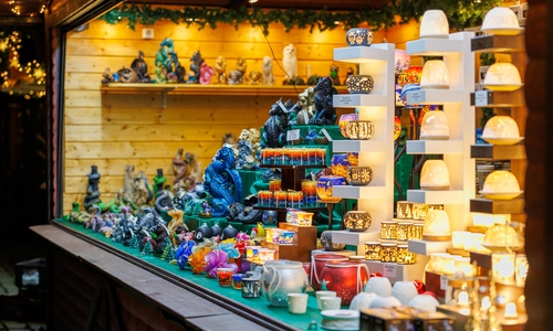 Morgendliche Impression vom noch nicht eröffneten Weihnachtsmarkt.