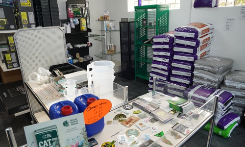 Jegliches Zubehör rund ums Thema Eigenanbau findet sich in Bobs Growshop.