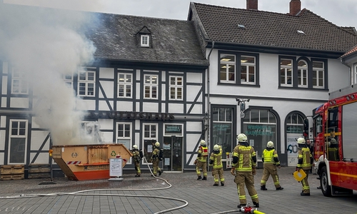 Die Feuerwehr ging unter Atemschutz vor.