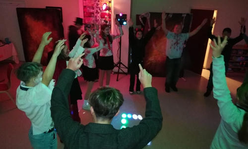 Im Gemeindehaus fand anschließend eine Halloween-Party statt.
