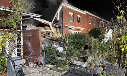 Das Reihenhaus ist vollständig eingestürzt. Die angrenzenden Häuser wurden in Mitleidenschaft gezogen.