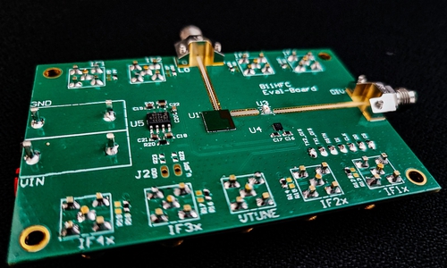 Blick auf einen Radarchip; wie er in ähnlicher Form auch im MOSAIC-Projekt zum Einsatz kommt.