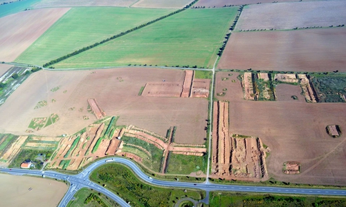 Luftbild der Ausgrabungen. 