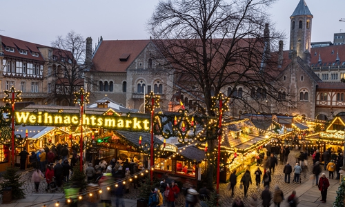 Vom 26. November bis zum 29. Dezember können Einheimische und Gäste die besinnliche Atmosphäre auf dem Braunschweiger Weihnachtsmarkt genießen.  