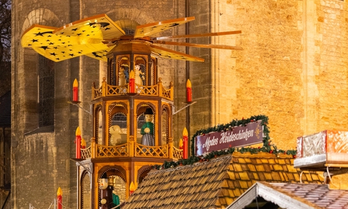 Morgendliche Impression vom noch nicht eröffneten Weihnachtsmarkt.