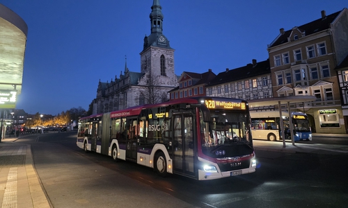 Die Buslinie 420 muss in einer Nacht eine andere Route fahren.