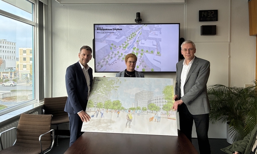 Oberbürgermeister Dennis Weilmann (links) präsentierte gemeinsam mit Ulrike Thumann (Stv. Leiterin Geschäftsbereich Straßenbau und Projektkoordination) und Kai-Uwe Hirschheide (Erster Stadtrat und Stadtbaurat) die Planung für die Neugestaltung des ZOB.