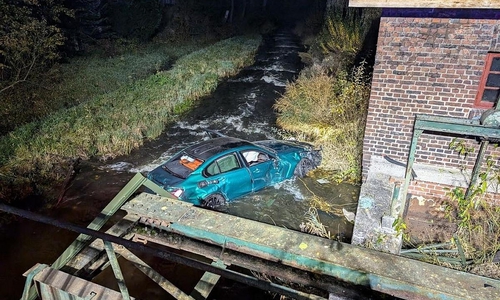 Verunfalltes Auto (Archiv)