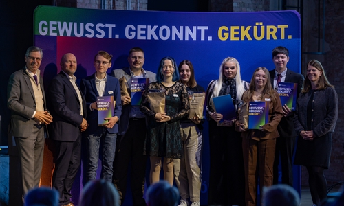 Aus dem Bezirk der IHK Braunschweig wurden sieben Landesbeste in der Peiner Gebläsehalle ausgezeichnet.
