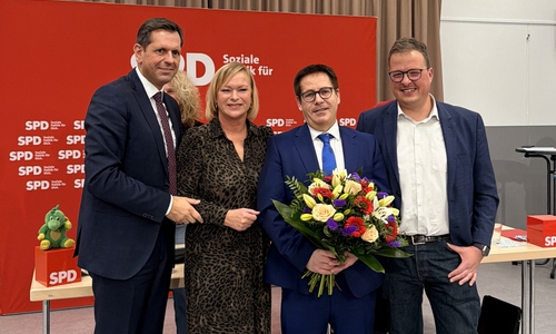 (v.l.) Niedersachsens Ministerpräsident Olaf Lies, Dunja Kreiser, MdB, Landratskandidat Martin Albinus, Jan Schröder, MdL
