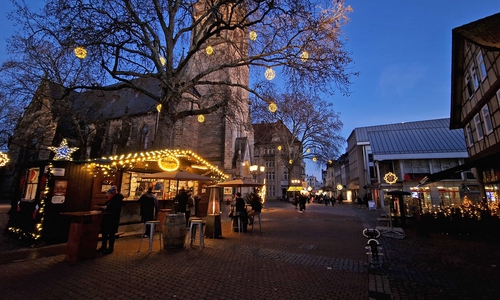 Die Weihnachtsbeleuchtung in der Peiner Innenstadt konnte dank einer Förderung erweitert werden.