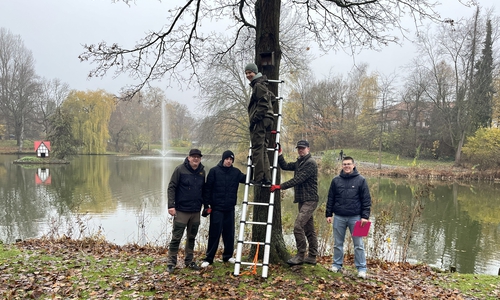 Von links: Jugendwart Benjamin Bork, Jungangler Luca, Karl, Betreuer Florian Schollmeyer und Jungangler Philip.
