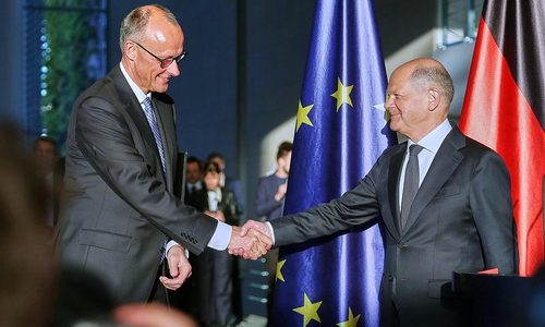 Friedrich Merz und Olaf Scholz (Archiv)